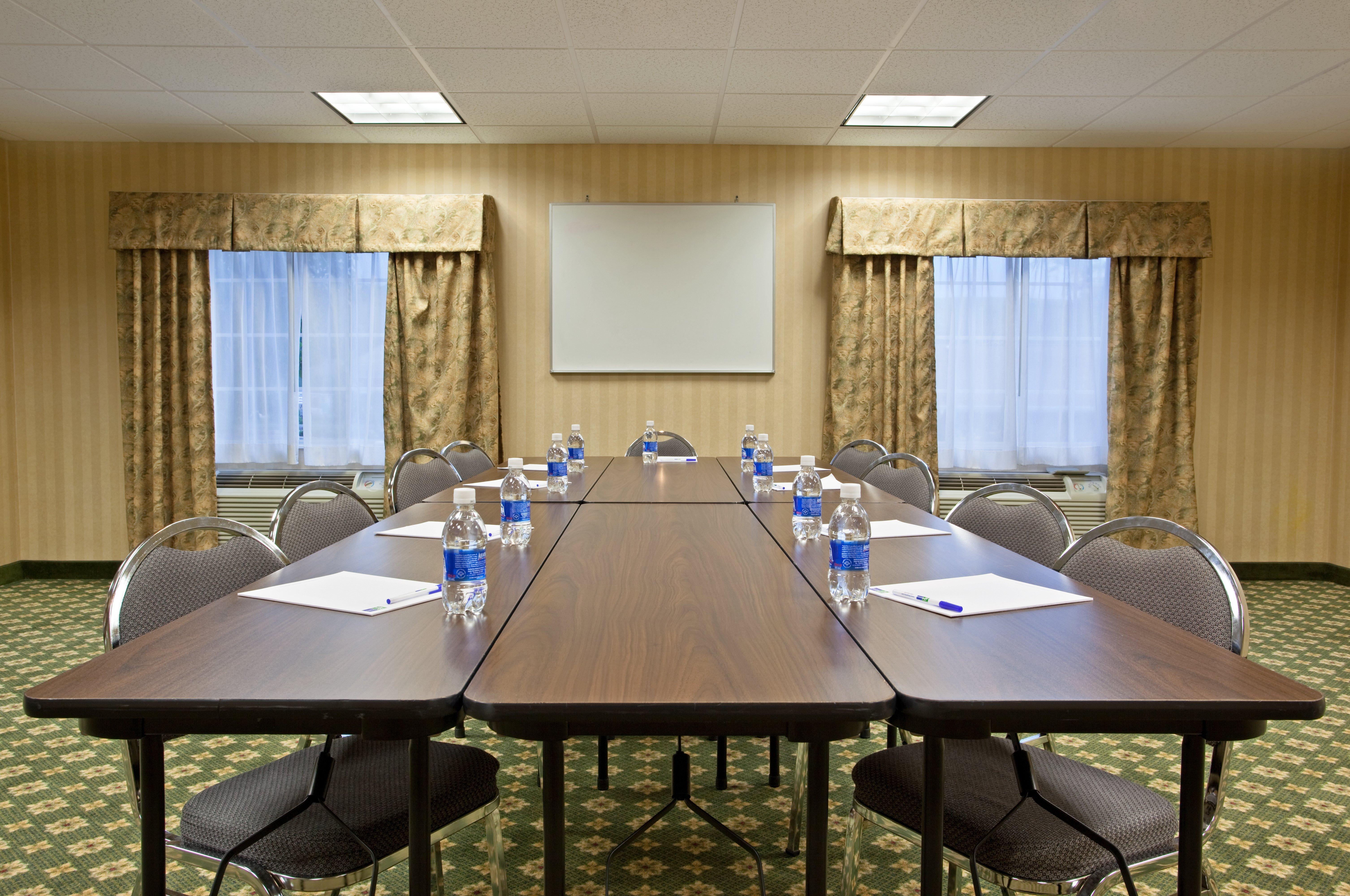 Holiday Inn Express Mount Pleasant- Scottdale By Ihg Exterior photo